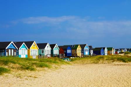 Cool Retreats by the Shore: Inspiring Beach Huts for Your Seaside Getaway